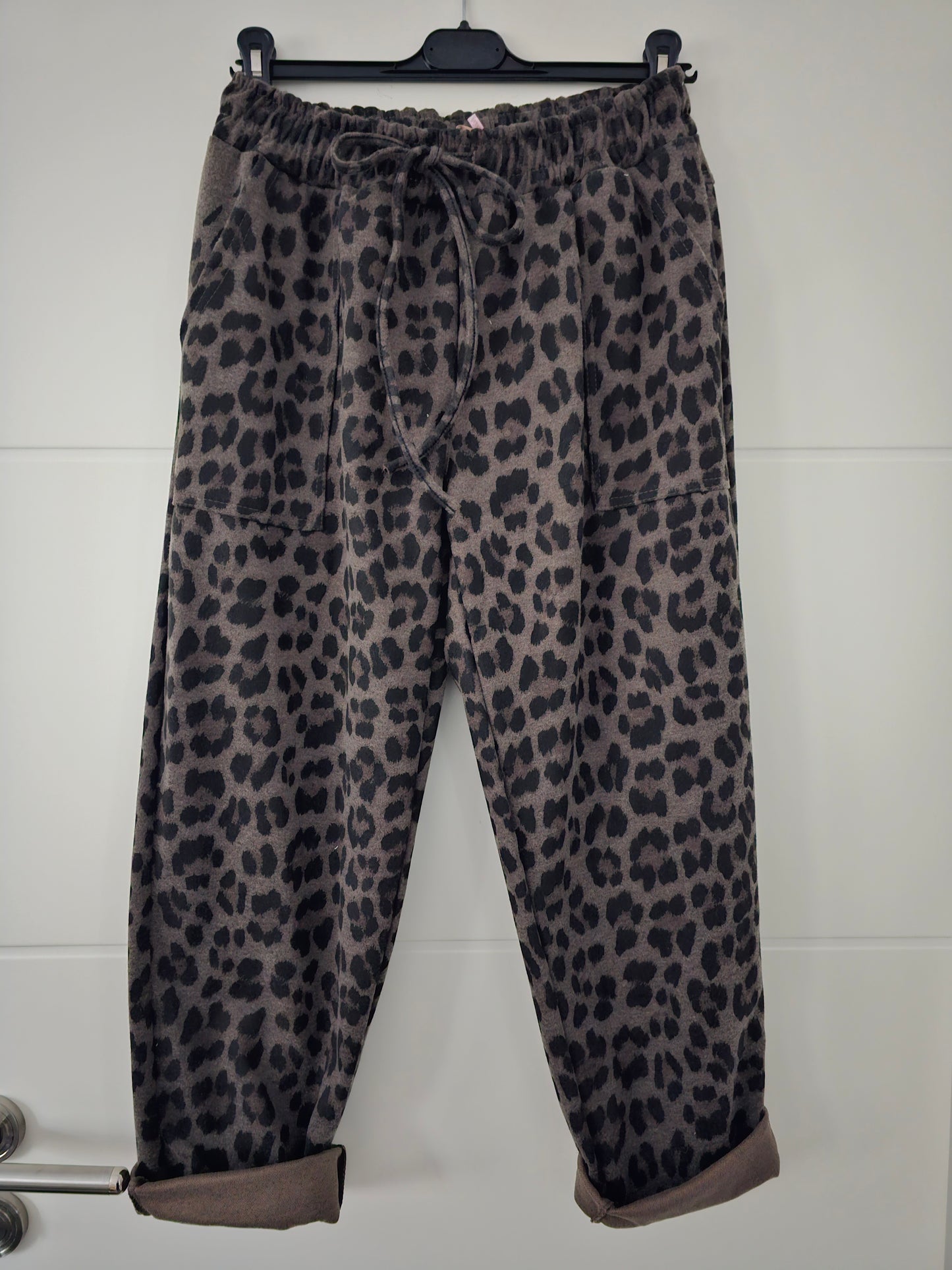Leo Hose Taupe