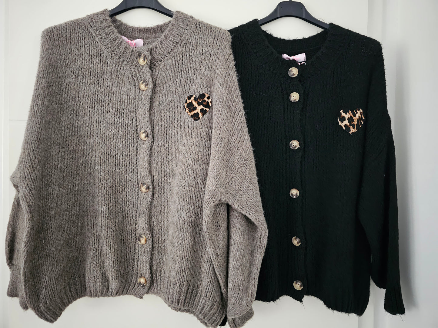 Cardigan Leo Love versch. Farben