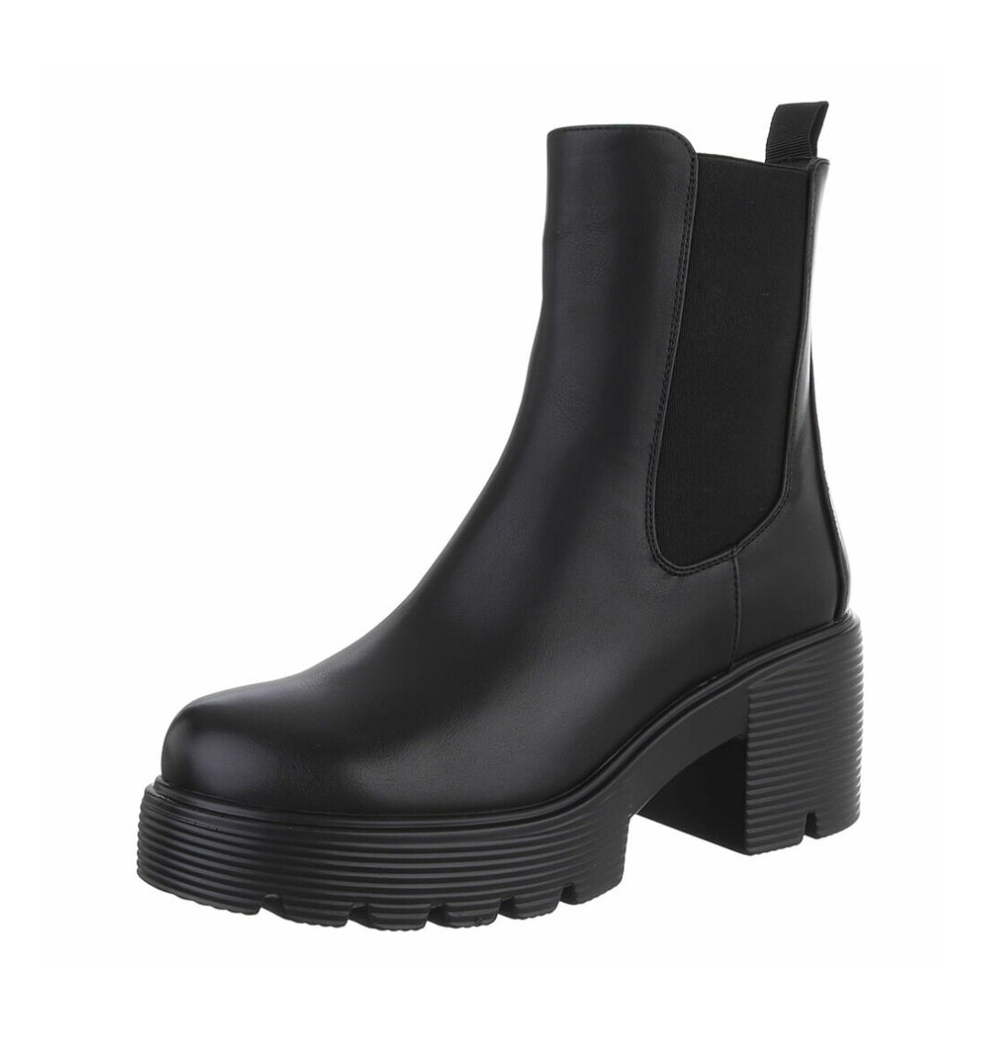 Chelsea Boots