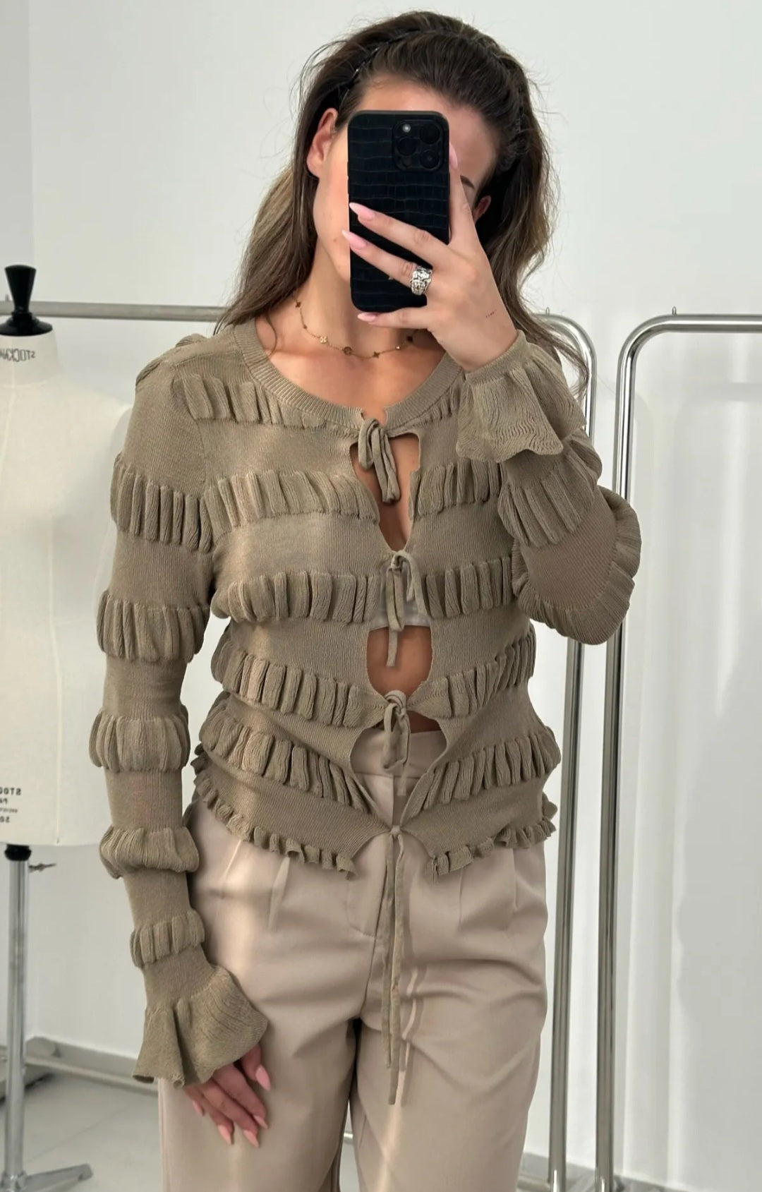 Leichter Schleifen Pullover