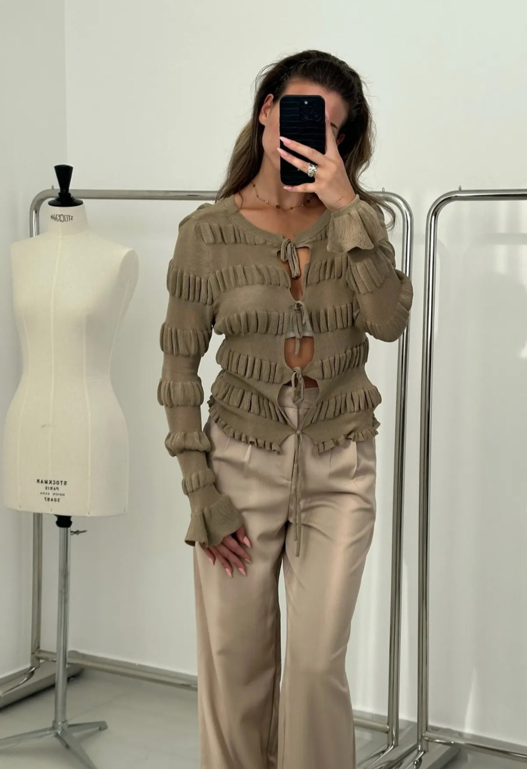 Leichter Schleifen Pullover