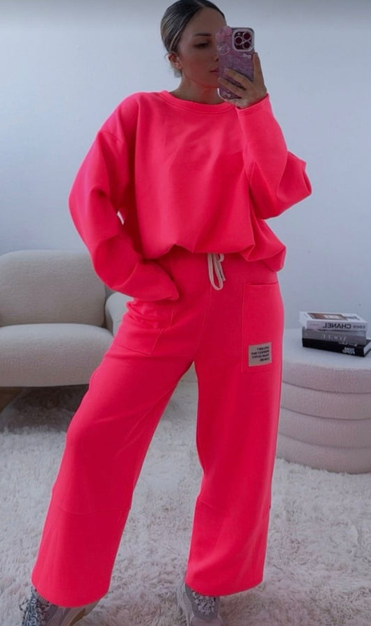 Cozy Set Neon