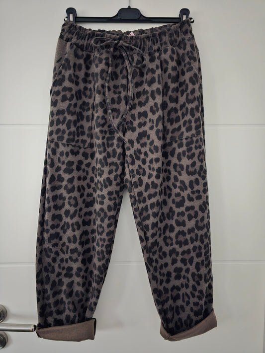 Leo Hose Taupe