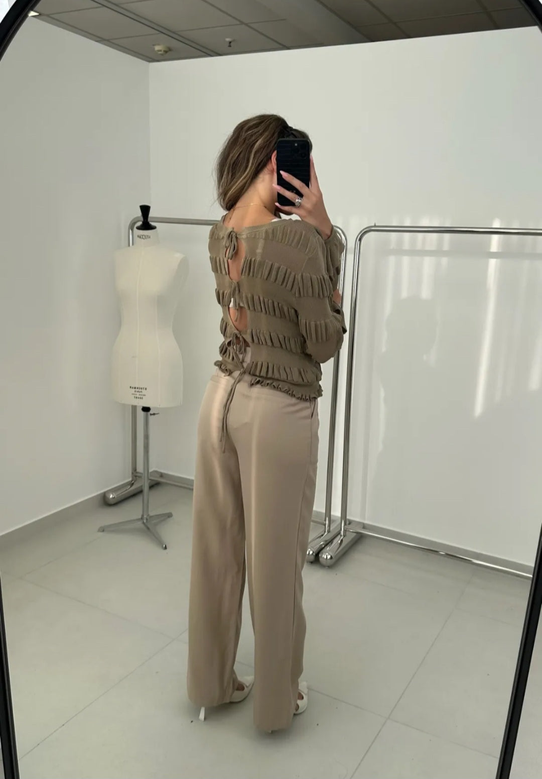 Leichter Schleifen Pullover