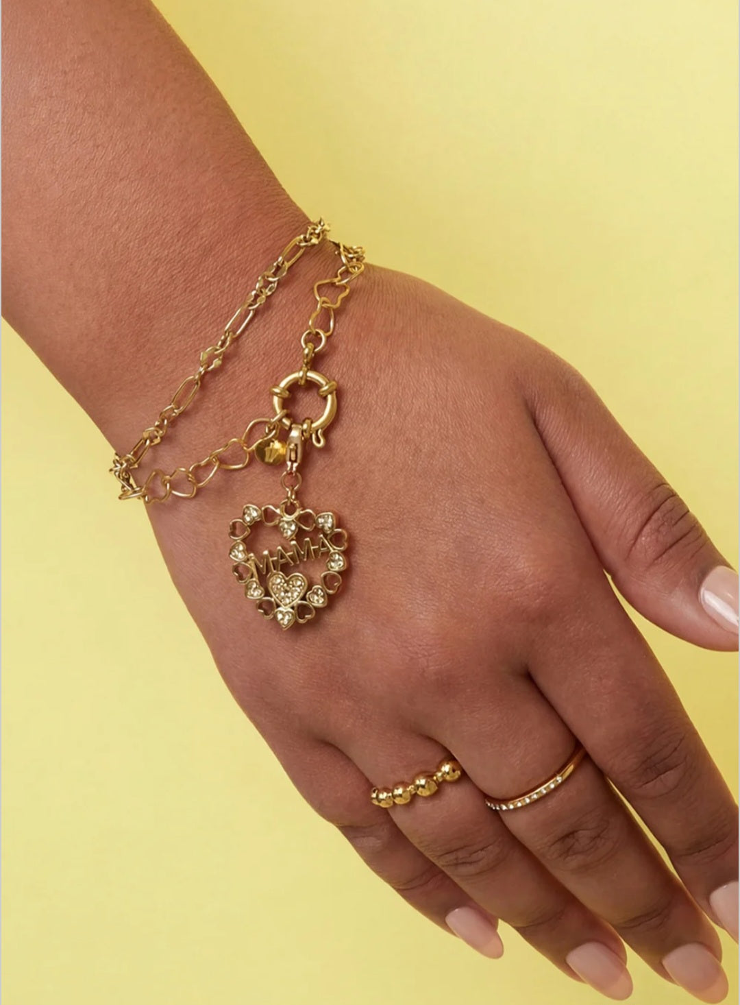 Charm Armband mit Frontverschluss und herzförmigen Gliedern