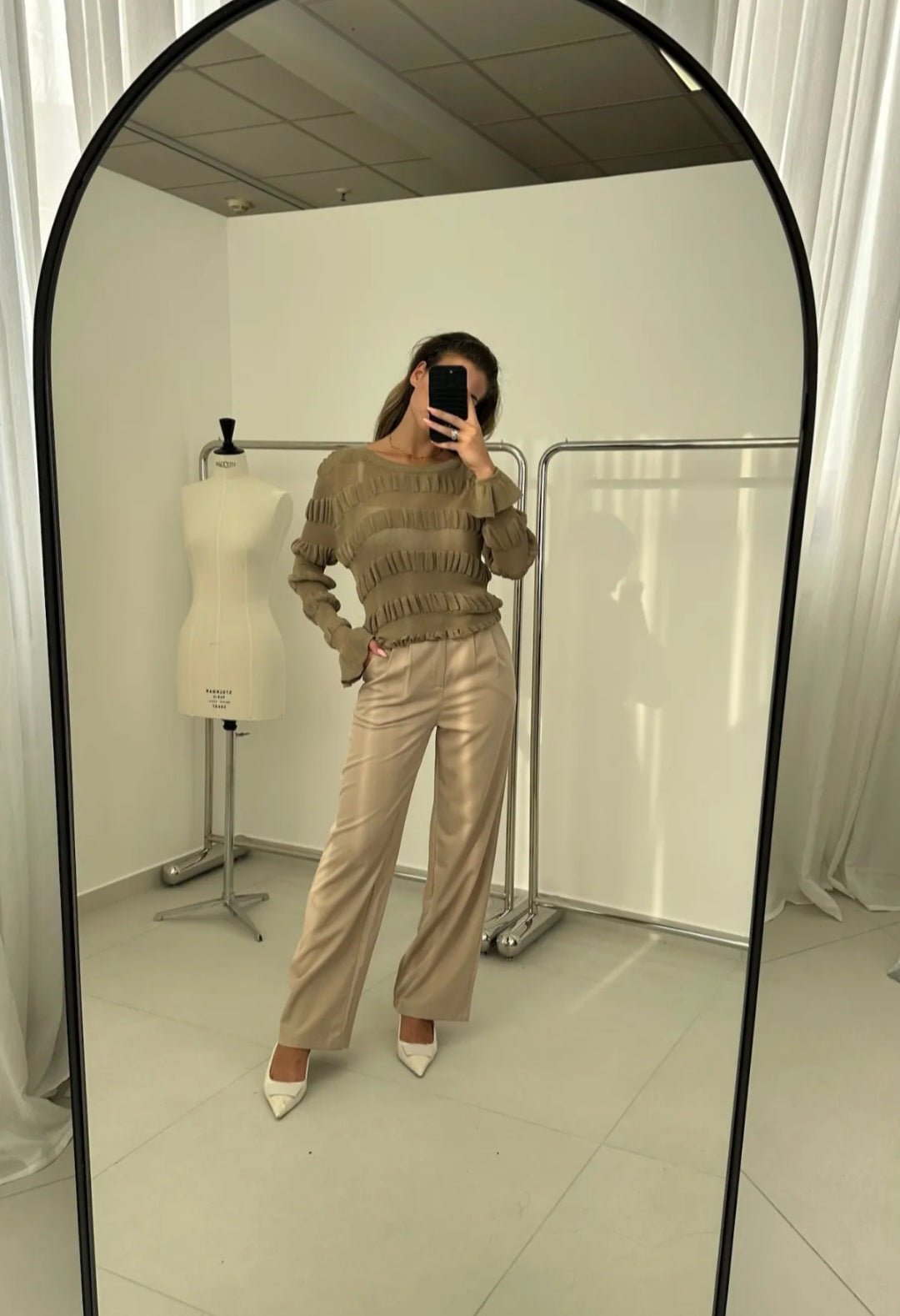 Leichter Schleifen Pullover