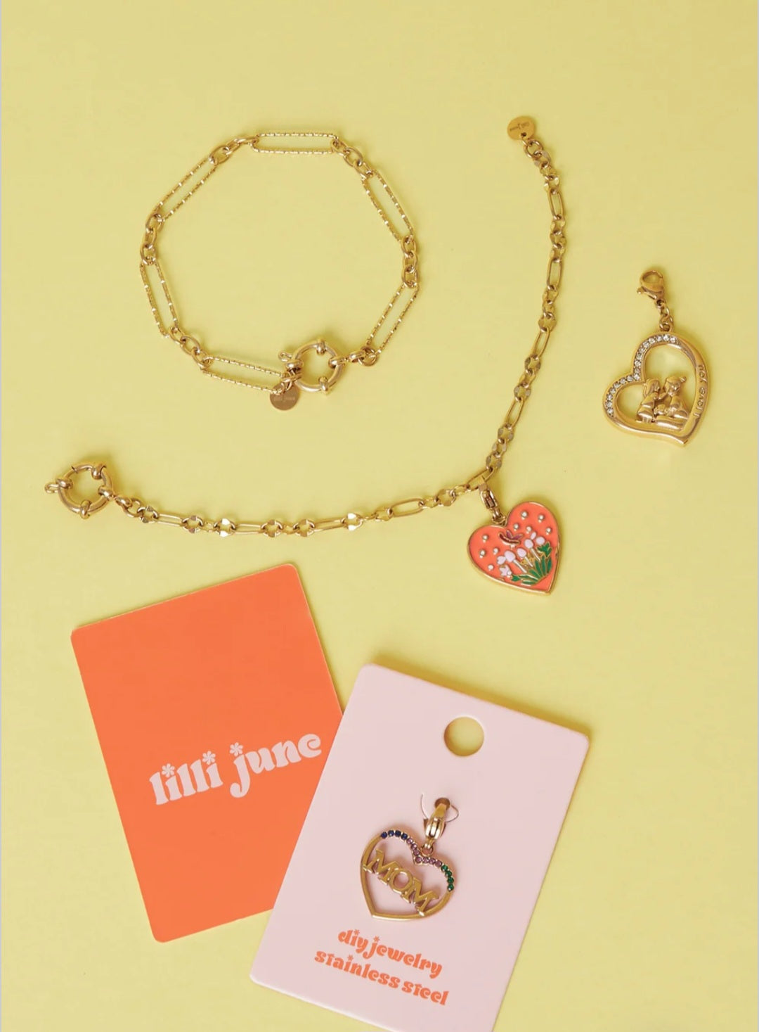 Charm Armband mit Frontverschluss und Gliedern in verschiedenen Formen